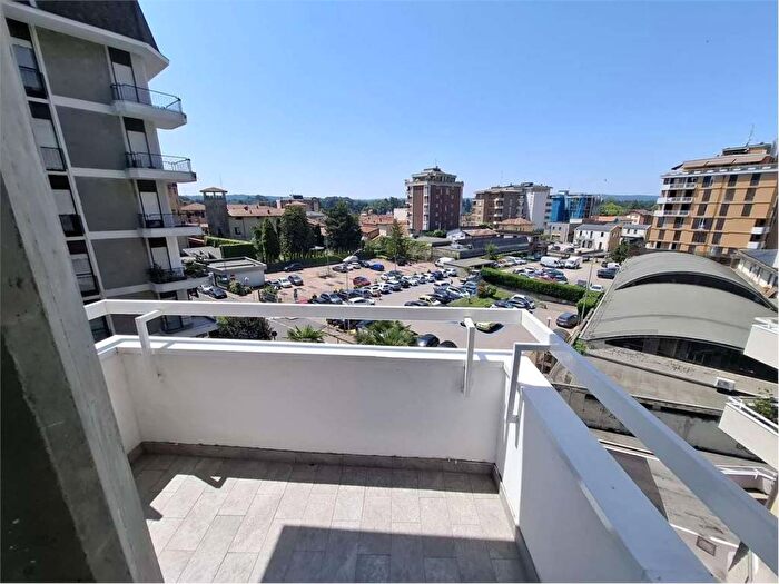 Appartamento bilocale in affitto in Via dell'Olmo, Centro, Sesto Calende