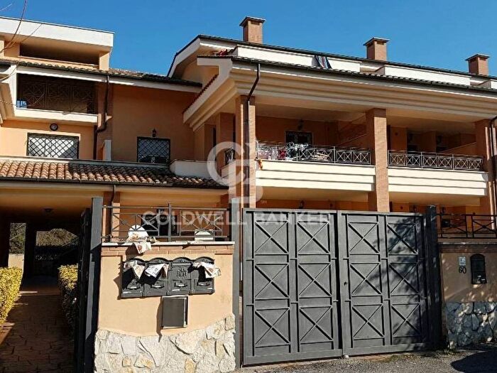 Appartamento trilocale in affitto in Via Treviso, Maggiona Area Produttiva, Pomezia