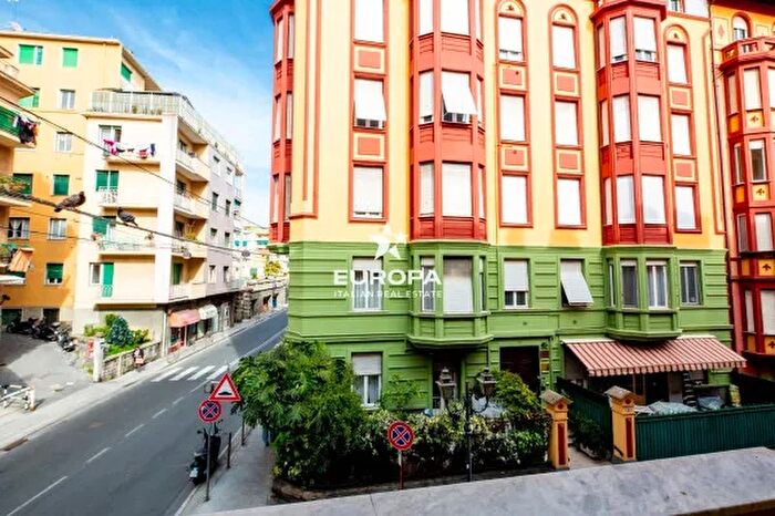 Appartamento trilocale in vendita in Via Giorgio Pallavicino, Sanremo