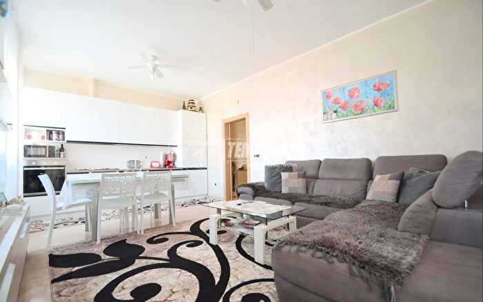 Appartamento quadrilocale in vendita in Via Giunone, Gioia Del Colle