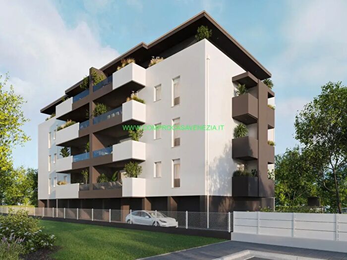 Appartamento trilocale in vendita in Via Castellana, Venezia