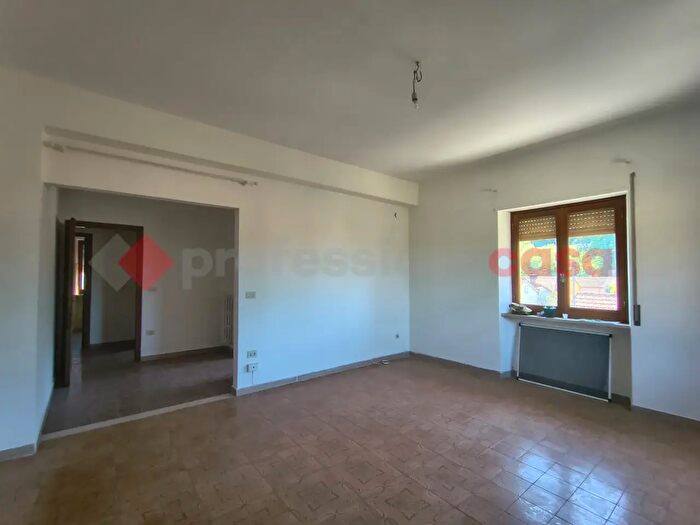 Appartamento con 5 locali in vendita in Via Nazareth, Isola Del Liri