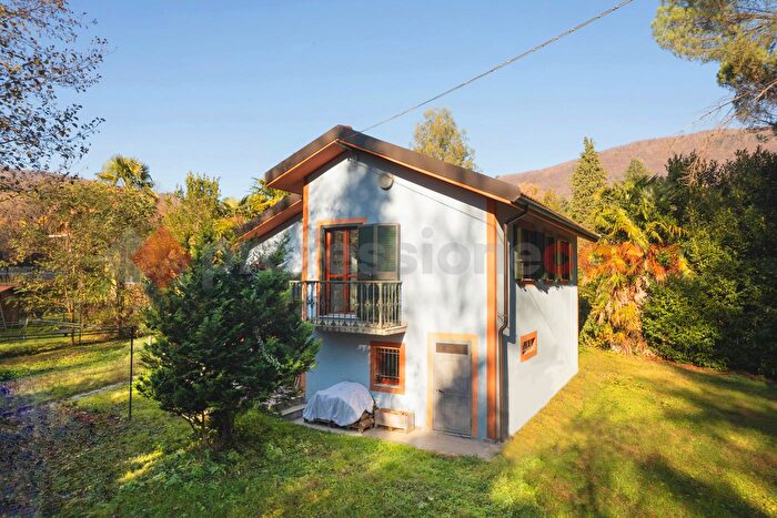 Casa con 6 locali in vendita in Strada Raimondi, Cumiana