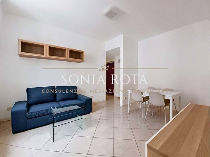 Appartamento trilocale in affitto in Via Moroni, Centro, Bergamo