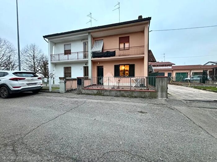 Appartamento trilocale in vendita in Via Nerino Bisca, Alfonsine