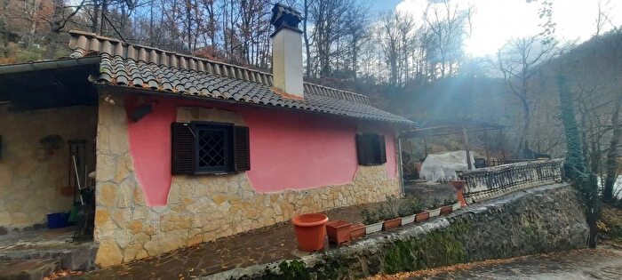 Casa trilocale in vendita in Strada Salto Cicolano Petrella Salto Ri, Petrella Salto