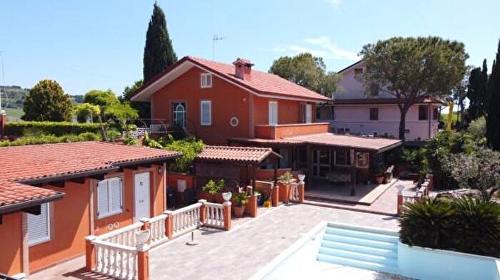 Casa con 6 locali in vendita in Contrada Castelletta, Potenza Picena