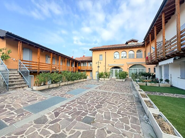 Appartamento monolocale in vendita in Via Martinengo Colleoni, Scanzorosciate