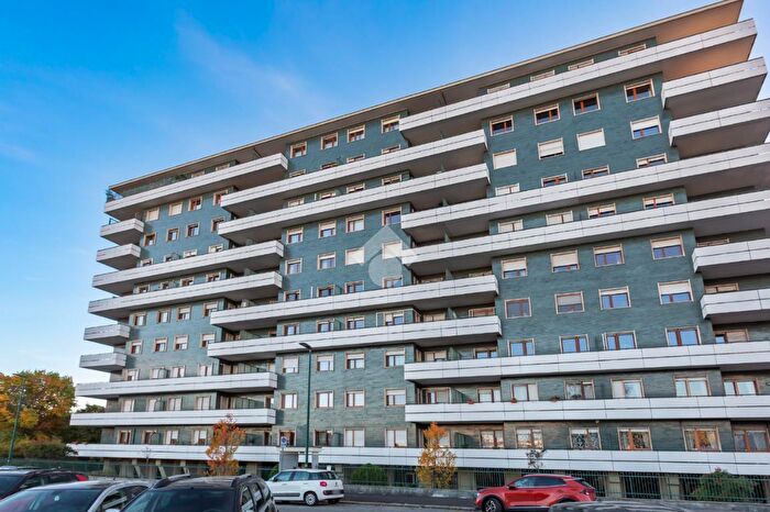 Appartamento quadrilocale in vendita in Via Monte Ortigara, Torino