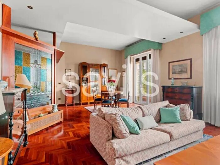 Appartamento con 6 locali in vendita in Simone Cuccia, Palermo