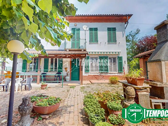 Casa con 6 locali in vendita in San Salvatore Monferrato