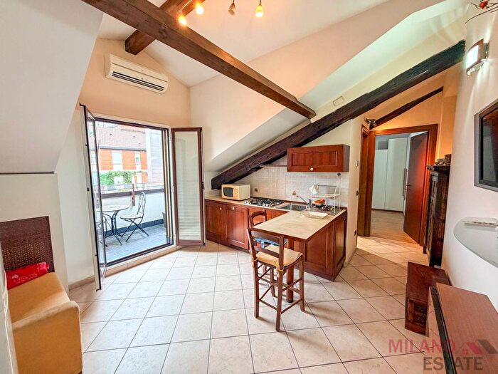 Appartamento bilocale in affitto in Via Teodosio, Casoretto, Milano