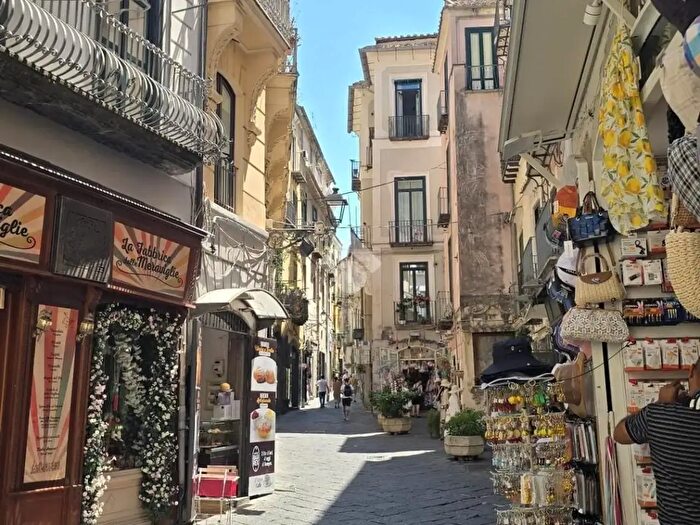 Appartamento bilocale in vendita in Vicolo della Neve, Salerno