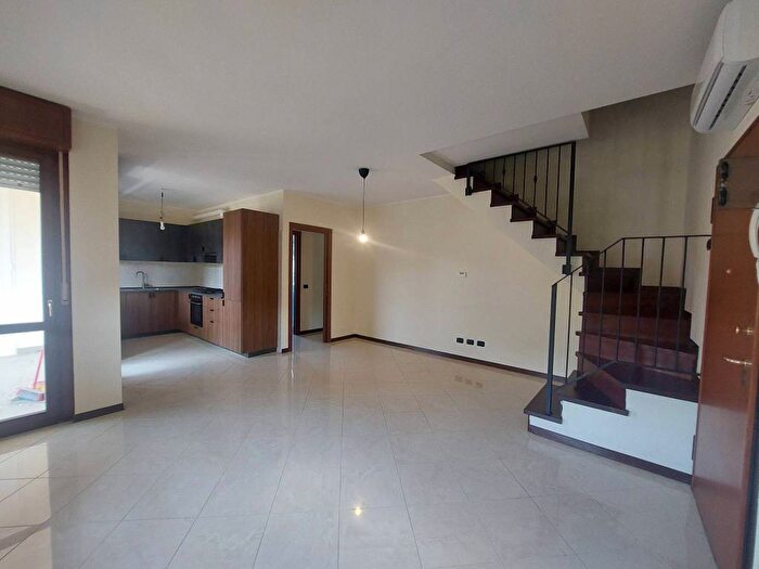Appartamento trilocale in affitto in Via Giuseppe Micheli, San Leonardo, Parma