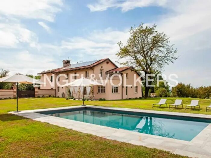 Casa con 6 locali in vendita in Cherasco