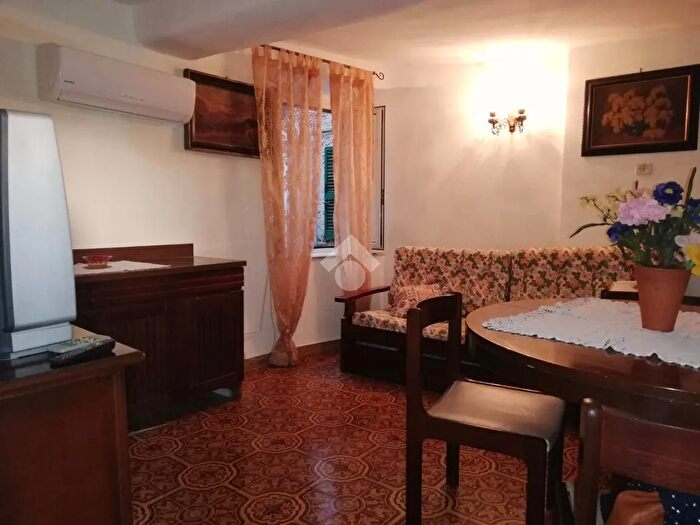 Appartamento trilocale in vendita in Vicolo del Gelso, Olevano Romano