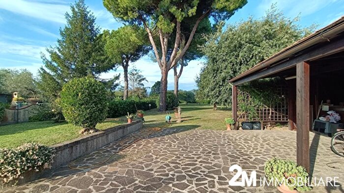 Casa con 7 locali in vendita in San Giuliano Terme