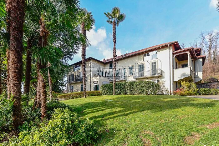 Appartamento trilocale in vendita in Via San Carlo a, Capiago Intimiano