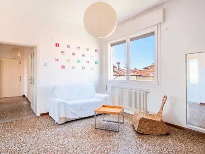 Appartamento con 5 locali in affitto in Via dei Salici, Venezia