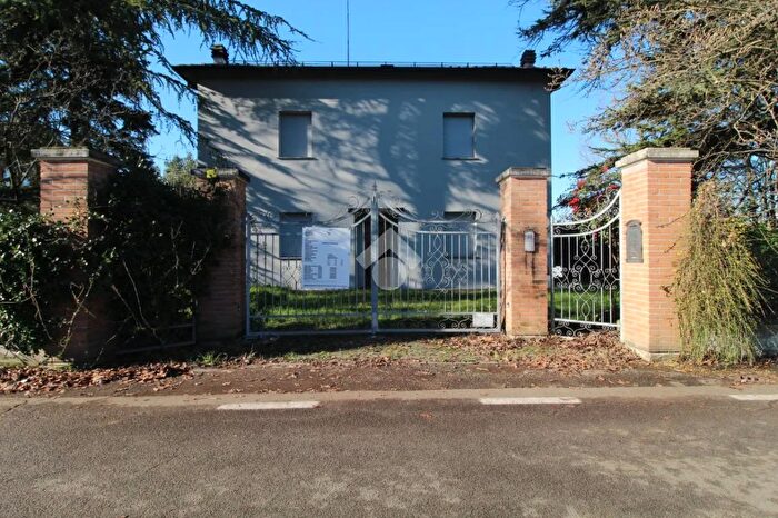 Casa con 5 locali in vendita in Via Maccagnano, Reggio Emilia