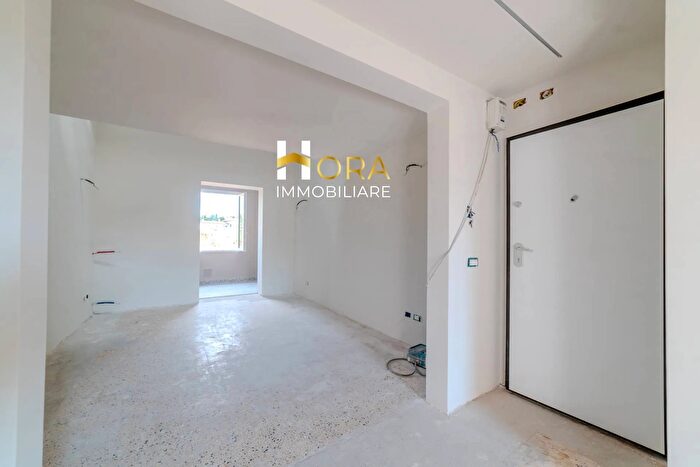 Appartamento con 6 locali in vendita in Via Senese, Firenze