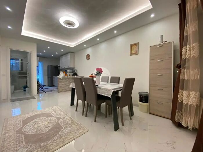 Appartamento trilocale in vendita in Via Cavo Cerca, Cremona