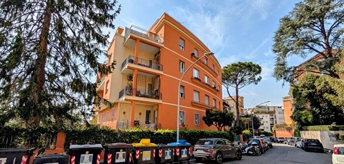 Appartamento quadrilocale in vendita in Via Clivo di Cinna Roma Balduina, Roma