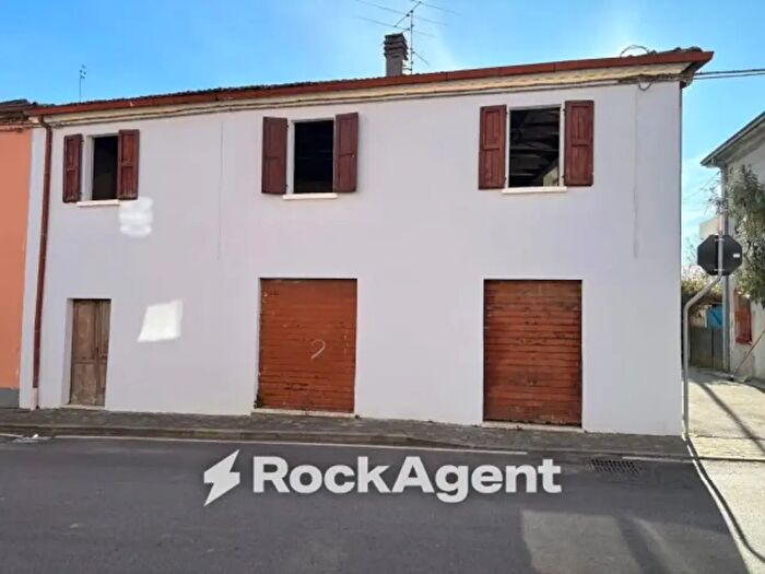 Appartamento trilocale in vendita in Via Giovanni Pascoli, Borghi