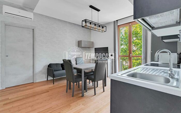 Appartamento trilocale in vendita in Viale Liguria, Milano