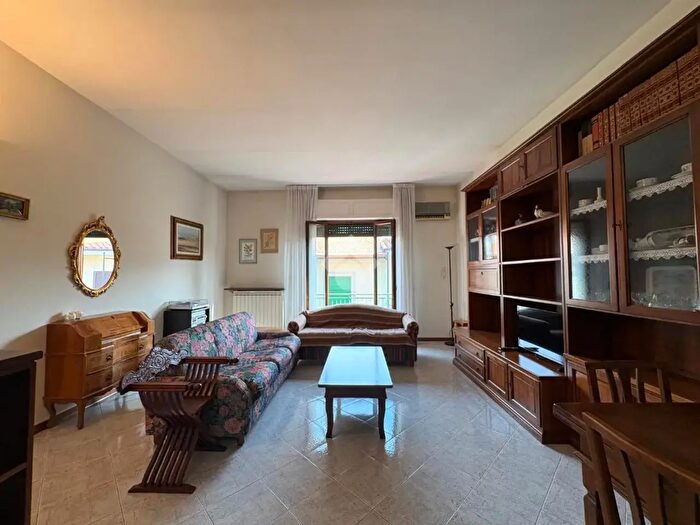 Appartamento trilocale in vendita in Via del Castello, Signa