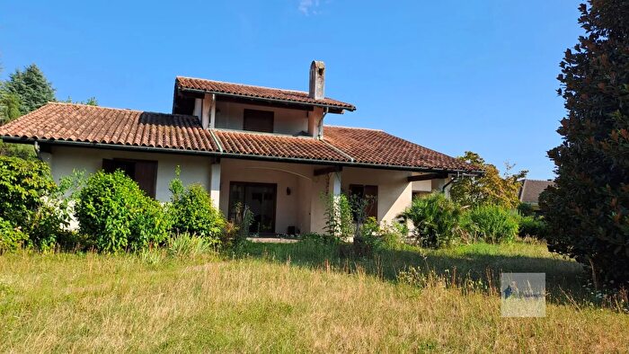 Casa con 7 locali in vendita in Via Villoresi, Robecchetto Con Induno