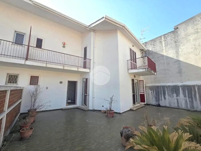 Casa con 5 locali in vendita in Via Salvatore Navarra, Messina
