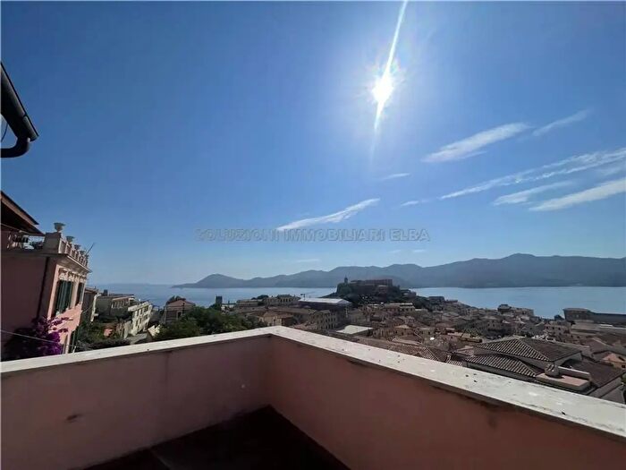 Appartamento con 6 locali in vendita in Portoferraio
