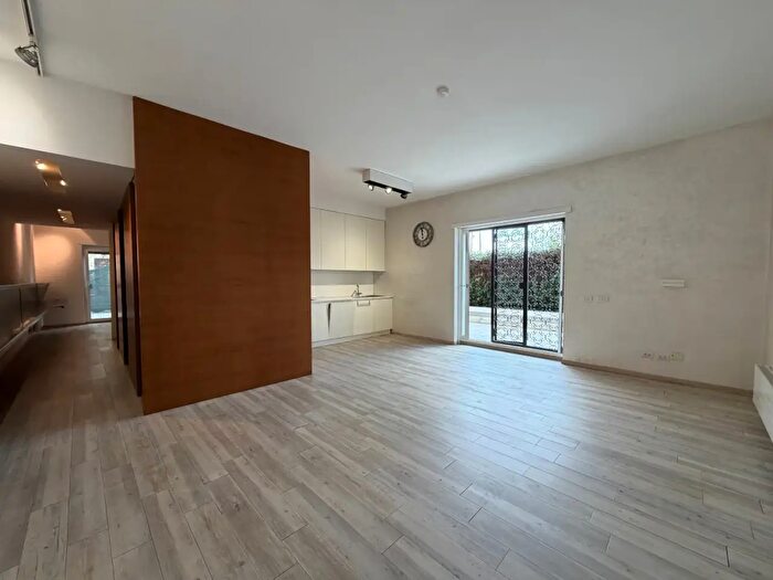 Appartamento trilocale in vendita in Via Filogaso, Roma