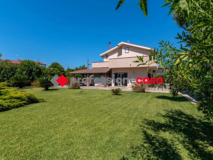 Casa con 7 locali in vendita in Via della Riforma, Capaccio