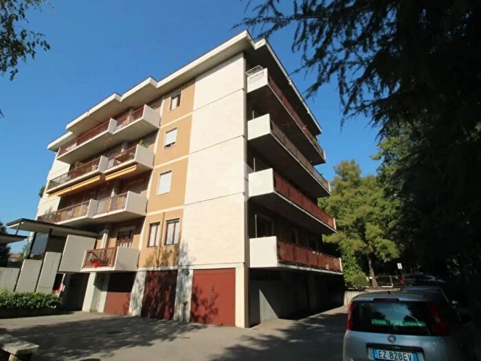 Appartamento quadrilocale in vendita in Via Longuelo, Bergamo
