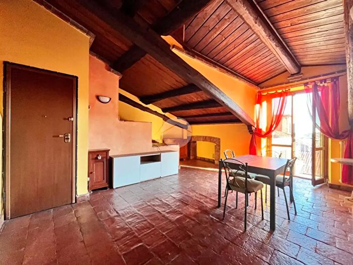 Appartamento trilocale in vendita in Via Palestro, Ivrea