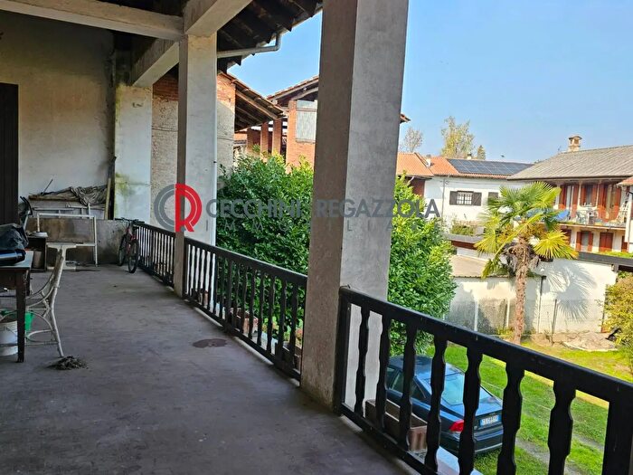 Casa quadrilocale in vendita in Cascinetto, Cureggio