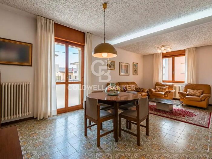 Appartamento con 5 locali in vendita in Via Giambattista Morgagni, Rimini