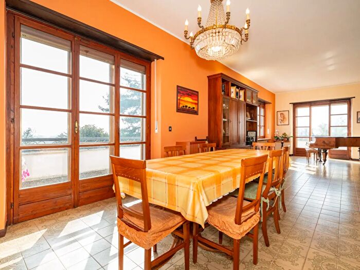 Casa con 8 locali in vendita in Via Primo Sole, Villarbasse