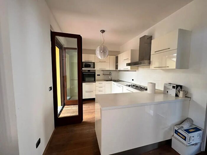 Casa con 5 locali in vendita in Carrara