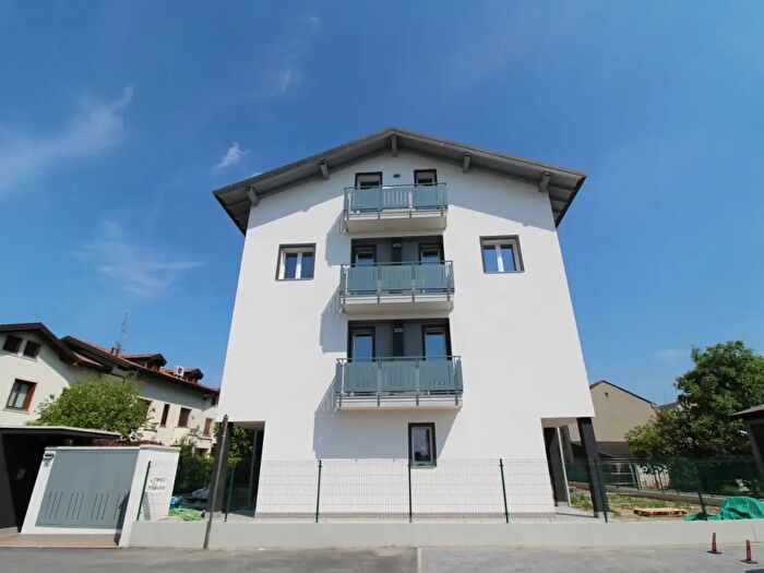 Appartamento quadrilocale in vendita in Via Achille Grandi, Triuggio