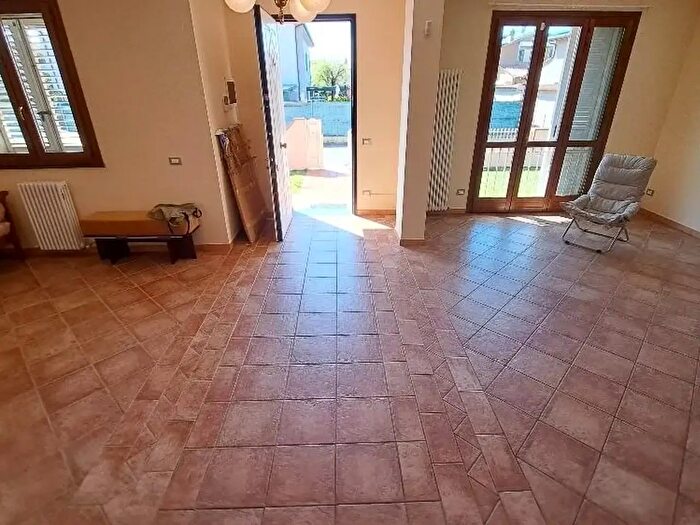 Casa con 10 locali in vendita in San Giuliano Terme