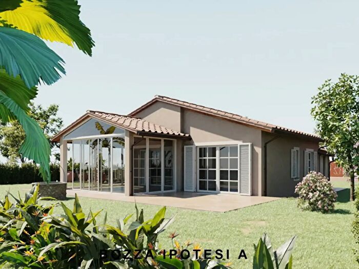 Casa quadrilocale in vendita in Cecina