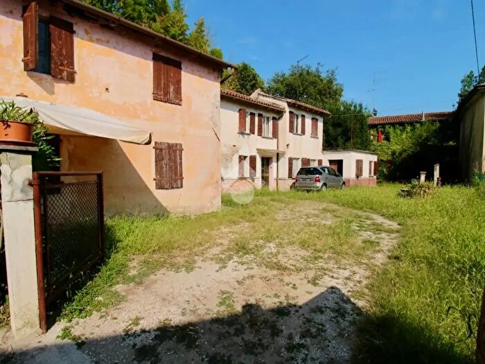 Casa quadrilocale in vendita in Via Comunale di Colfrancui, Oderzo