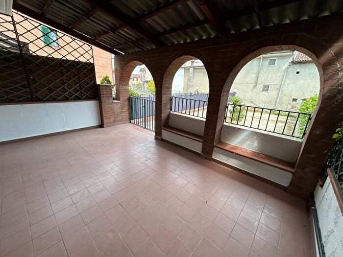 Casa con 6 locali in vendita in Strada Acqui, Alessandria