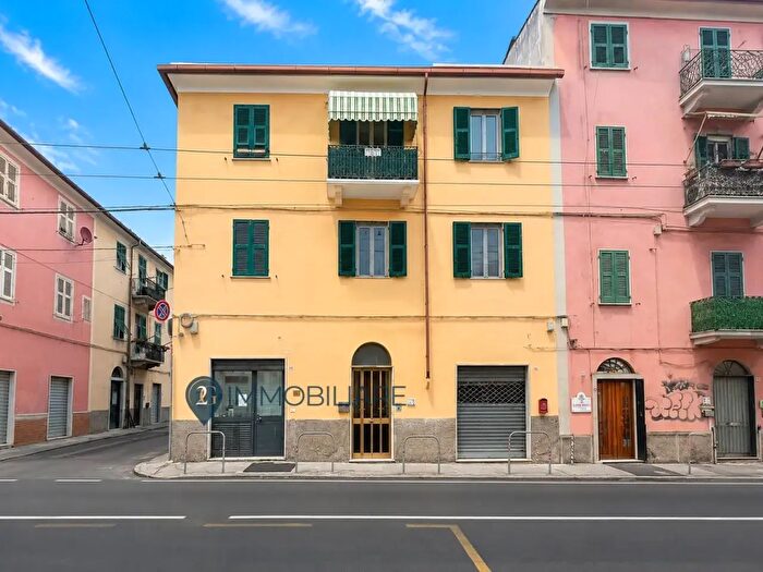 Appartamento trilocale in vendita in Via Genova, La Spezia