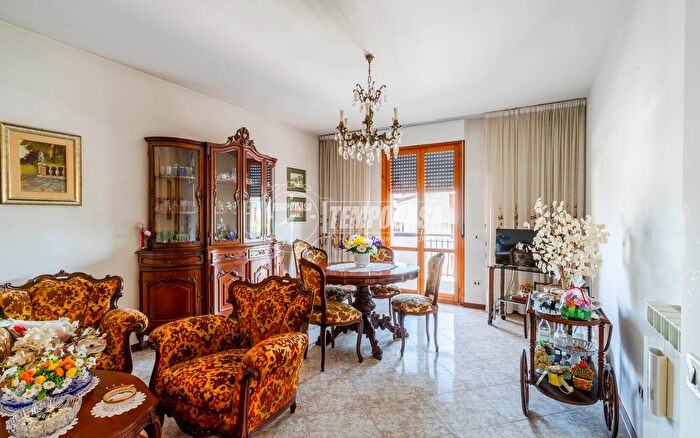 Appartamento trilocale in vendita in Via Salvo dAcquisto, Castelraimondo