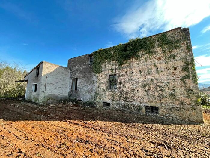 Casa con 8 locali in vendita in Fontana Liri Frosinone, Fontana Liri