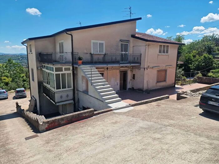 Appartamento con 5 locali in vendita in Via Santa Maria, San Leucio Del Sannio